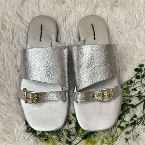 Free People Mila Minimal Flat‎ Metallic Silver Leather Slide Sandals size 6 NEW